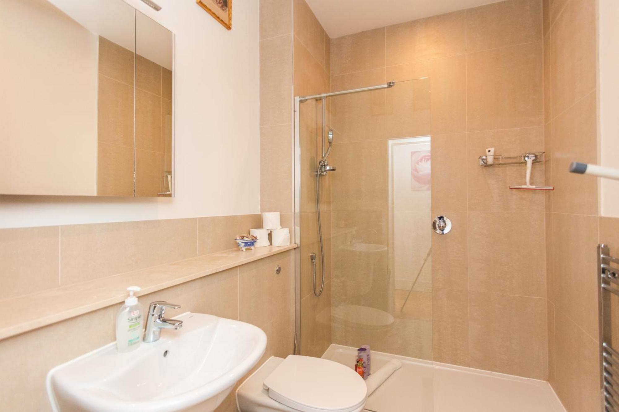 Homely 1 Bedroom Apartment In The Heart Of Vibrant Camden ลอนดอน ภายนอก รูปภาพ
